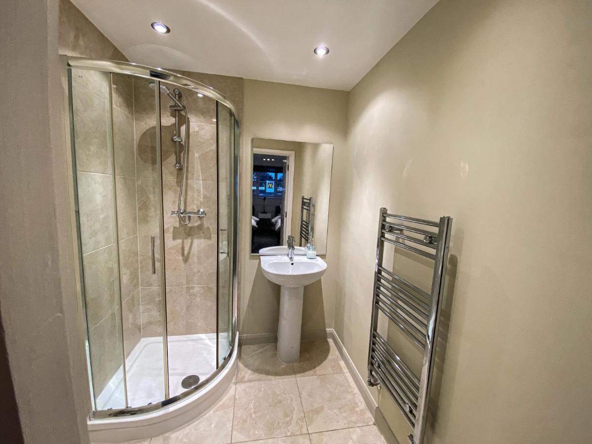 Heathrow/Ashford Hospital/Twickenham Short Stay Apartment Stanwell Εξωτερικό φωτογραφία