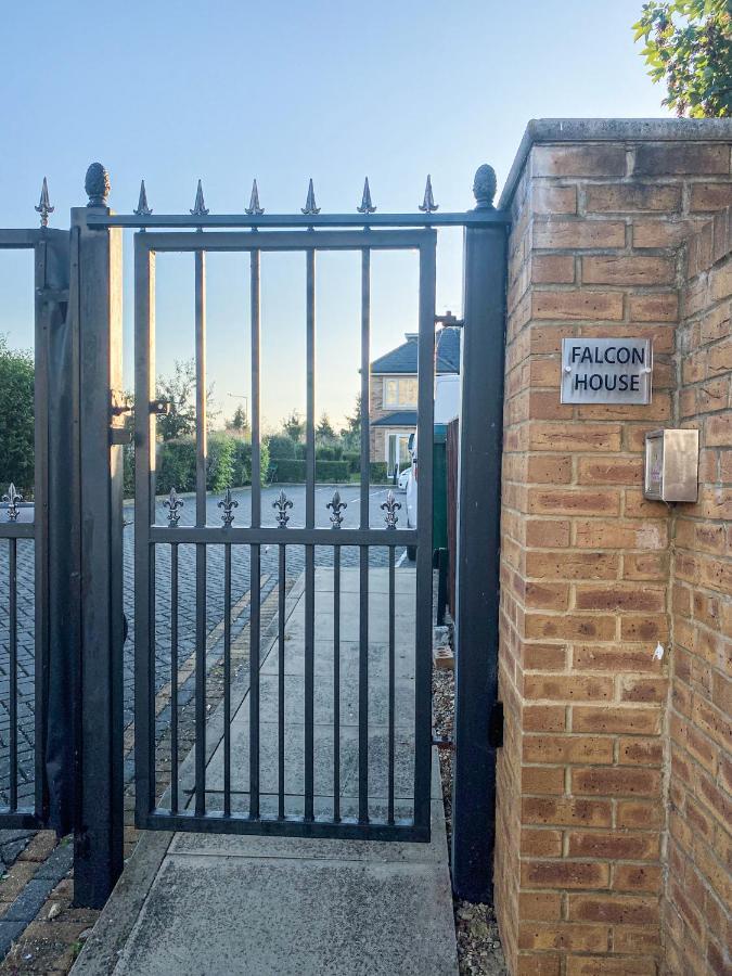 Heathrow/Ashford Hospital/Twickenham Short Stay Apartment Stanwell Εξωτερικό φωτογραφία